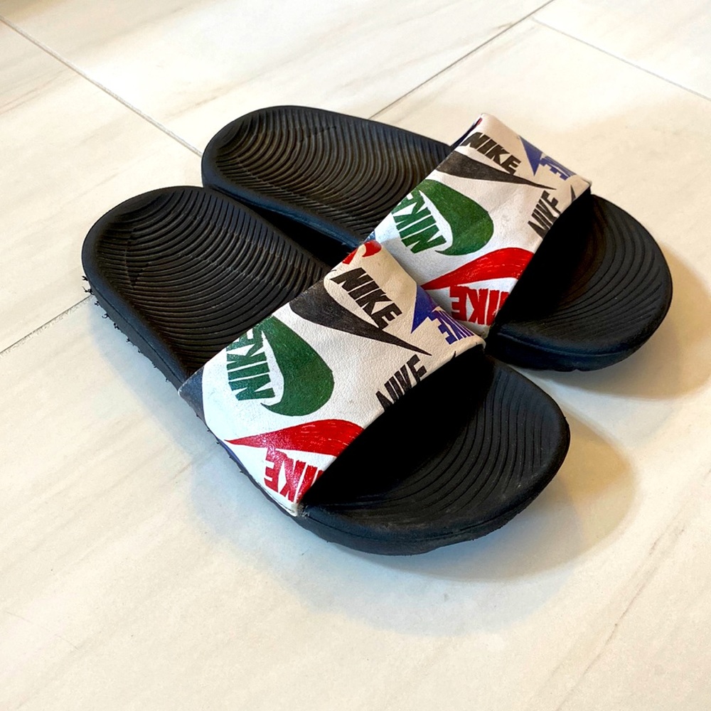Little Kid Nike Slides Size 12